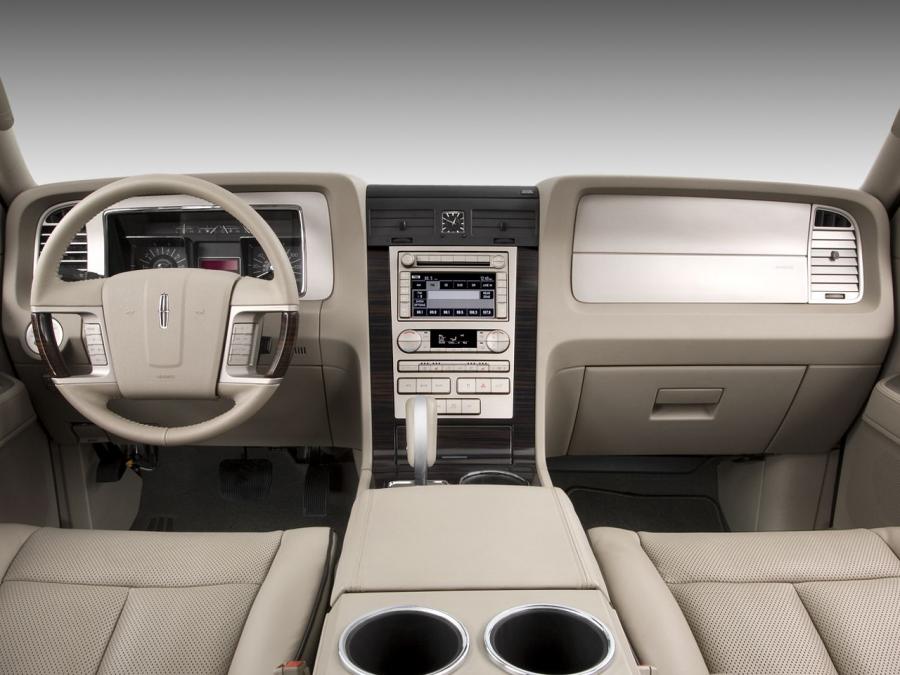  Lincoln Navigator L 2006 года  (фото 13 из 50)
